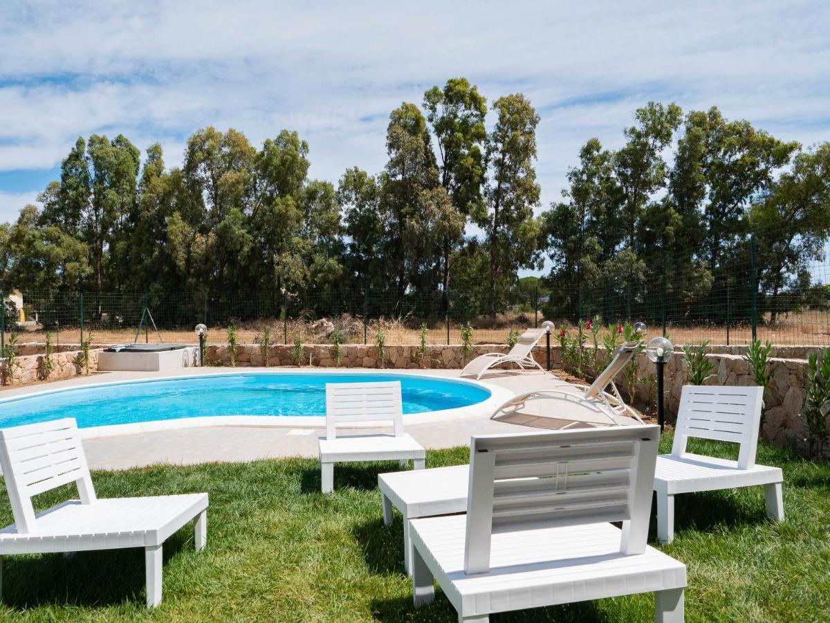 Villetta Con Piscina Budoni Affitti Spiaggia 700 Mt エクステリア 写真